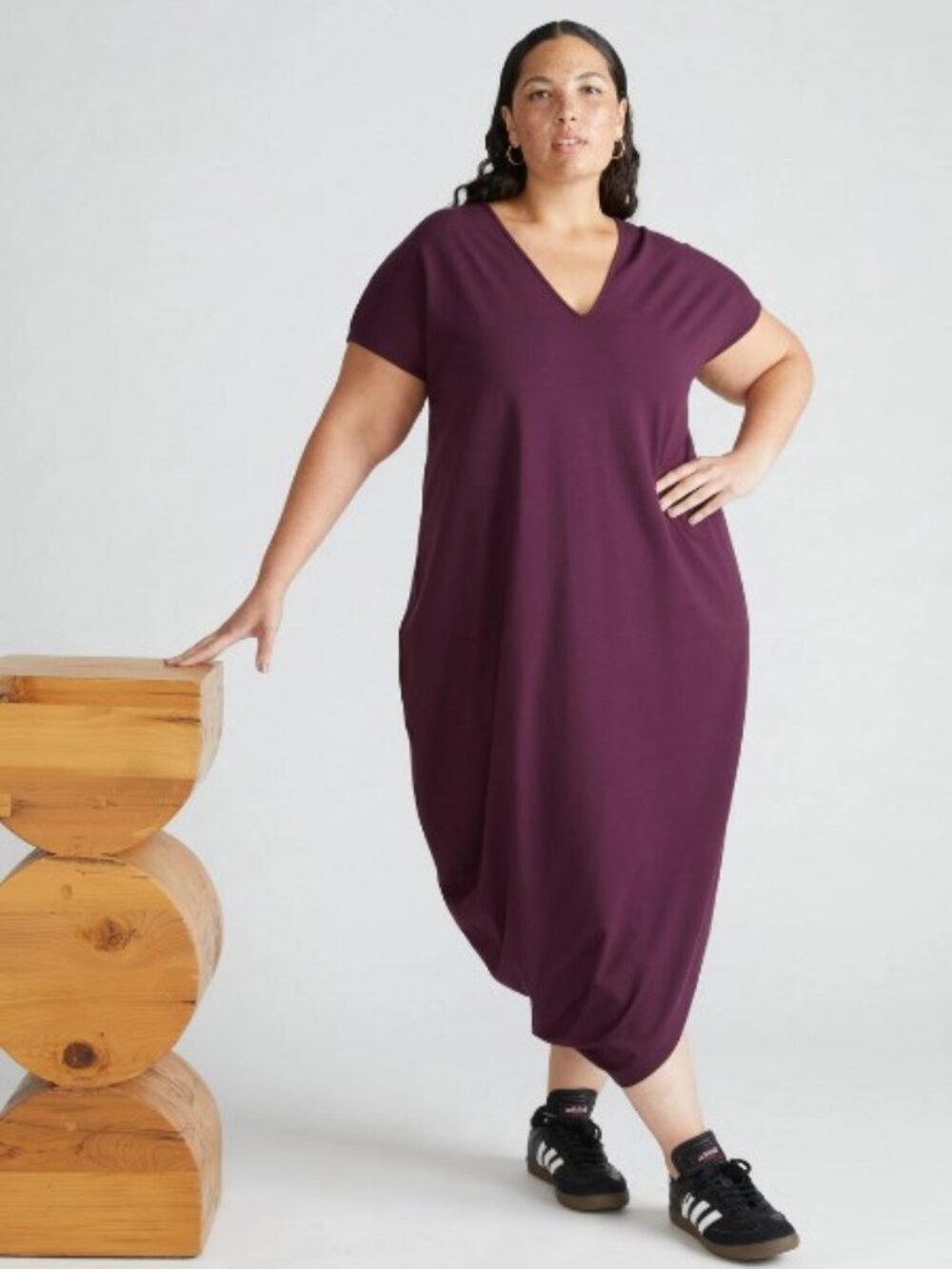 Universal Standard V-neck t-shirt dress Geneva in Eggplant XL - Picture 2 of 2
